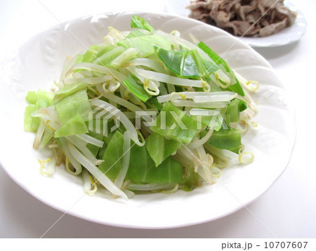 豚冷しゃぶサラダ用に茹でた野菜と茹でた豚肉 豚冷しゃぶサラダ用に茹でた野菜と茹でた豚肉 10707607
