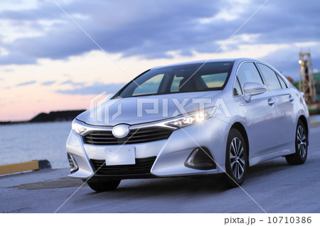 地球に優しいハイブリッドカー【朝焼け編】 10710386