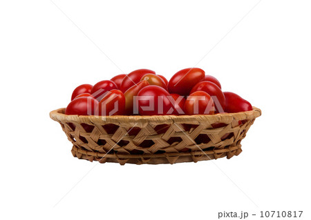 basket with tomatoes 10710817