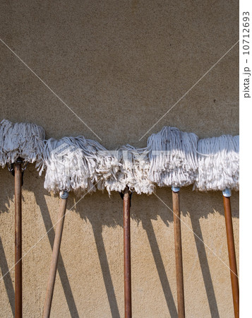 モップの片付け 10712693