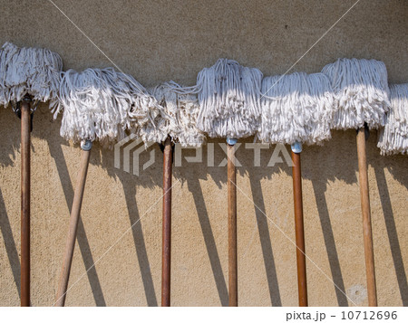 モップの片付け 10712696