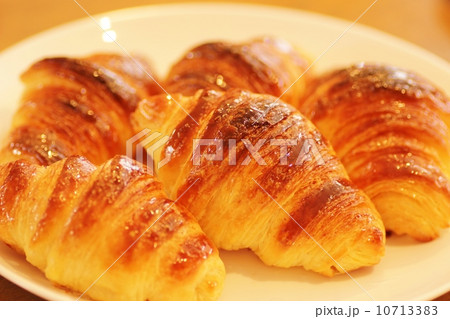 クロワッサン 10713383