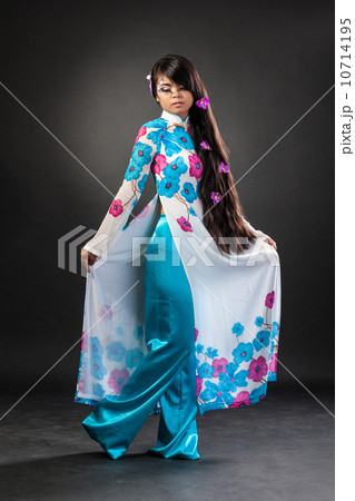 Beautiful asian woman with fashion make-up 10714195