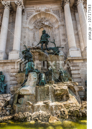 Hunting statue at the Royal palace, Budapest Hunting statue at the Royal palace, Budapest 10717583