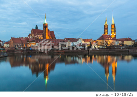 Cathedral Island in the evening Wroclaw, Poland 10718725