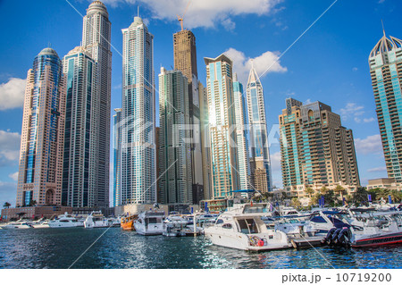 Dubai Marina cityscape, UAE Dubai Marina cityscape, UAE 10719200