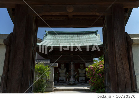 姫路市　御着城址　黒田家廟所 10720570