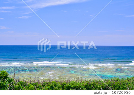 沖縄のビーチ 10720950