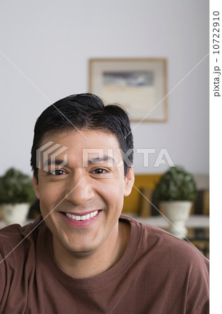 Portrait of smiling man 10722910