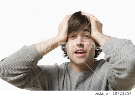 Studio portrait of young man 10723254