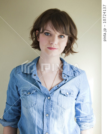 Portrait of young woman Portrait of young woman 10724137