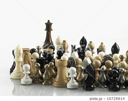 Queen with group of chess pieces Queen with group of chess pieces 10726614