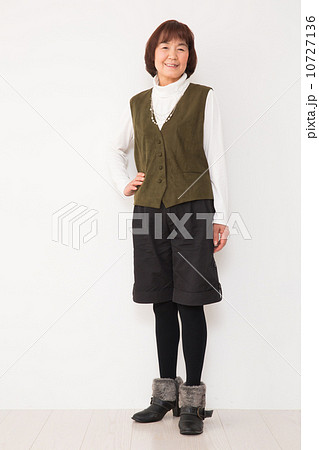 ポートレート シニア女性 ポートレート シニア女性 10727136