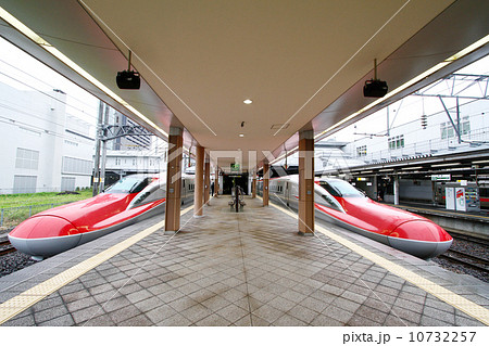 秋田新幹線スーパーこまち 10732257