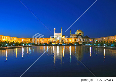 イスファハーンのエマーム広場 10732583