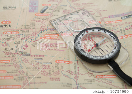 地図とコンパス 10734990