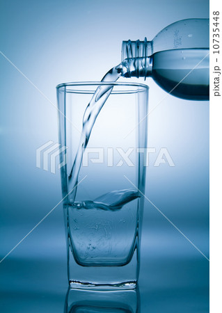 pouring water pouring water 10735448