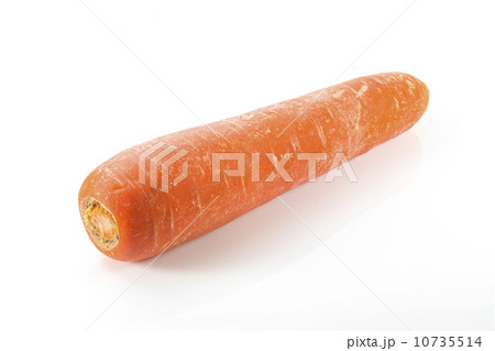 Fresh carrot 10735514