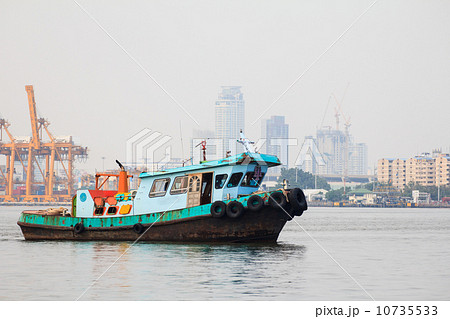 Container Harbor 10735533