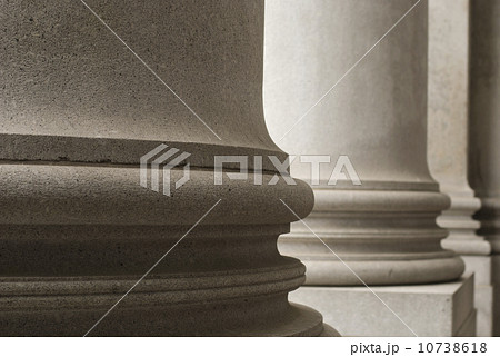 Concrete columns 10738618