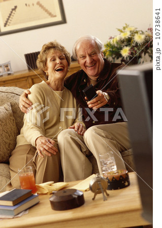 Seniors watching television 10738641