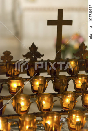 Cross with candles in cathedral Cross with candles in cathedral 10738652
