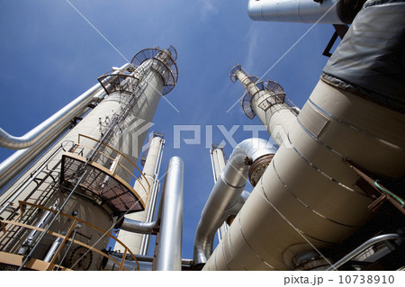 Oil and gas station 10738910