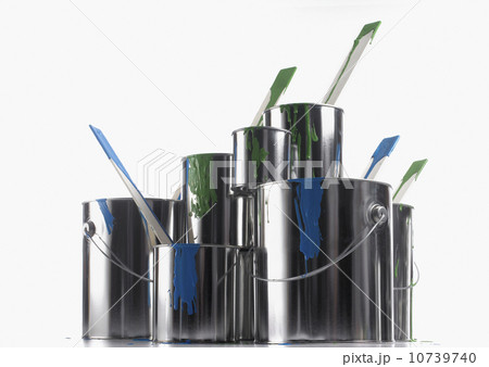 Paint cans 10739740
