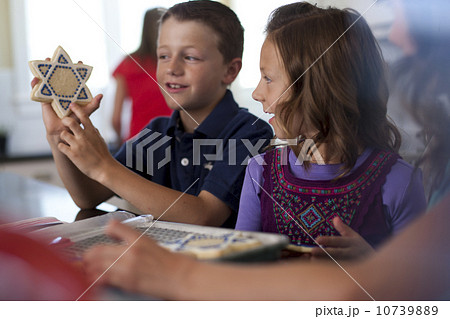 Children baking cookies 10739889