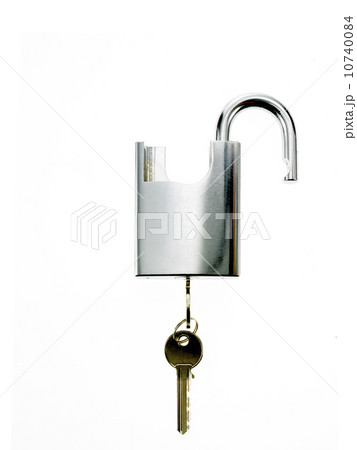 Key in padlock 10740084
