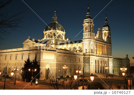 Spain, Madrid, Nuestra Senora de la Almudena 10740127