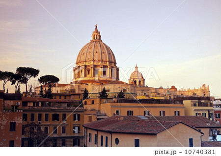 St. Peter's Basilica_ in early morning 10740381