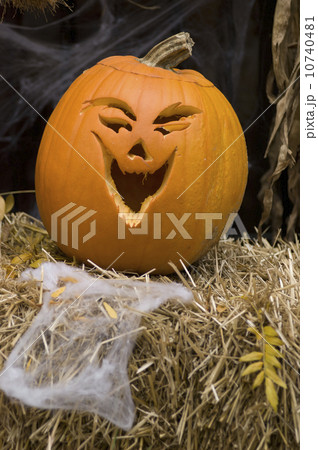 Jack-o-lantern on bale of hay Jack-o-lantern on bale of hay 10740481
