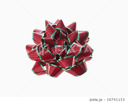 Studio shot of Red and Green Ribbon on white background 10741153