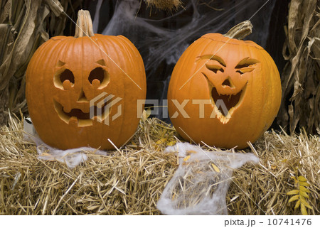 Jack-o-lanterns on bale of hay Jack-o-lanterns on bale of hay 10741476