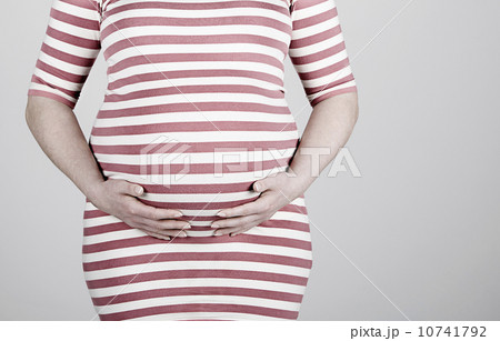 Studio shot of pregnant woman 10741792