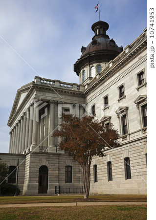 USA, South Carolina, Columbia, State Capitol Building 10741953