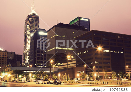 USA, Indiana, Indianapolis, Downtown at sunset USA, Indiana, Indianapolis, Downtown at sunset 10742388