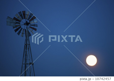USA, Wisconsin, Windmill with full moon 10742457