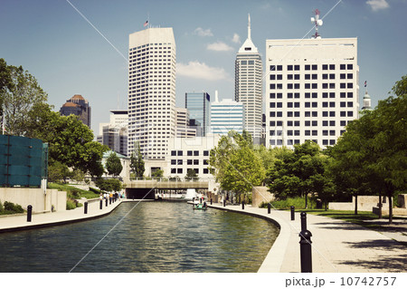 USA, Indiana, Indianapolis, View of canal and skyscrapers 10742757