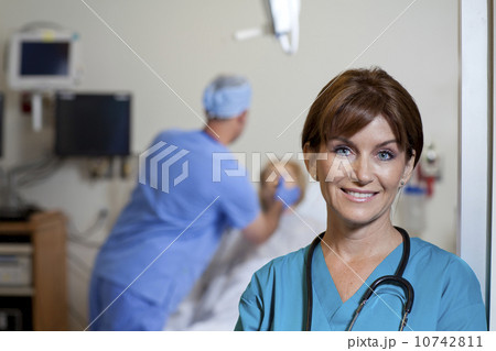 Portrait of female doctor 10742811