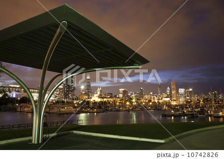 USA, Illinois, Chicago skyline at sunset USA, Illinois, Chicago skyline at sunset 10742826