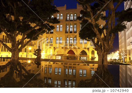 Local architecture  10742940