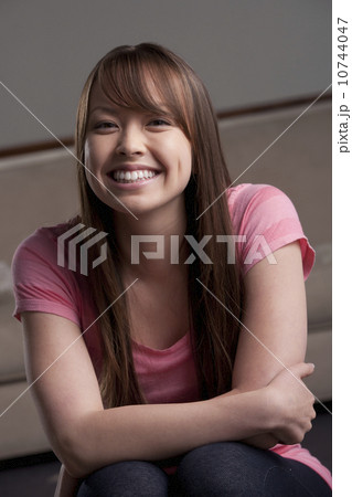 Portrait of young woman  10744047