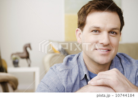 Portrait of smiling mid adult man 10744184