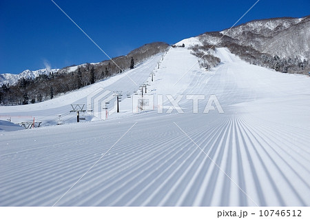 スキー場イメージ素材 10746512