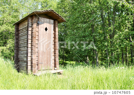 Outside restroom 10747605