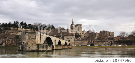Avignons bridge, Pont d'Avignon 10747960