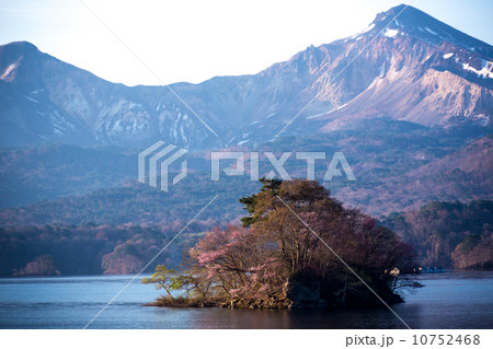 裏磐梯、春の装い 裏磐梯、春の装い 10752468