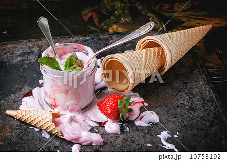 Strawberry ice cream 10753192